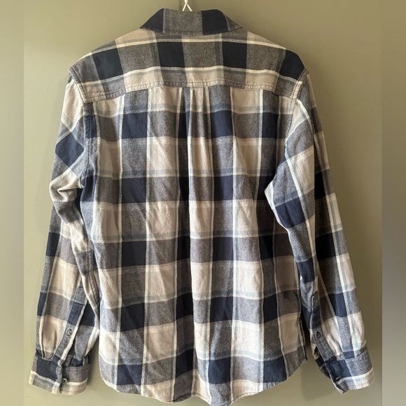 Eddie Bauer, size M, men’s plaid long sleeve button down shirt. - Picture 6 of 6